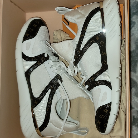 Louis VUITTON SNEAKERS WHITE MONOGRAM TEXTILE & MONOGRAM SIZE 41=11 US - Picture 13 of 17